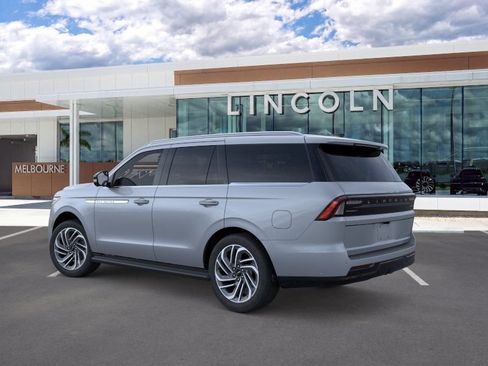 New 2026 Lincoln Navigator Premiere AWD/4WD image 4