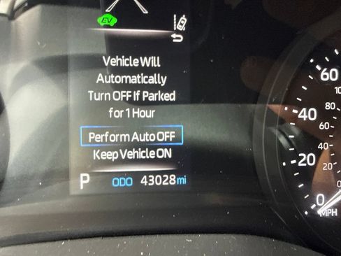 Used 2022 Toyota Sienna XLE w/ XLE Plus Package AWD/4WD image 11