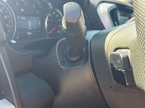 Used 2022 GMC Terrain SLE w/ Elevation Edition image 34