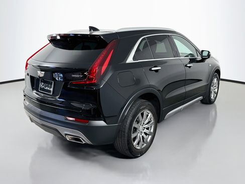 Used 2021 Cadillac XT4 Premium Luxury w/ Cold Weather Package FWD image 7