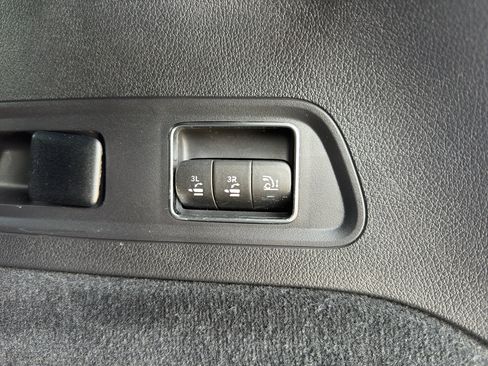 Used 2025 Mercedes-Benz GLS 450 4MATIC image 22