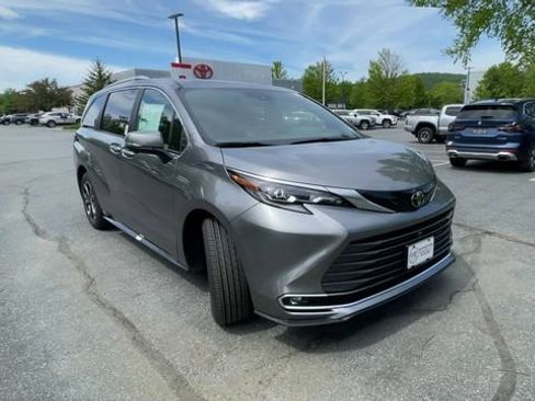 New 2026 Toyota Sienna Platinum AWD/4WD image 2