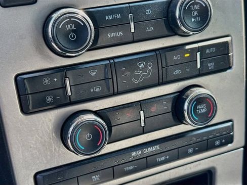 Used 2009 Ford Flex SEL FWD image 14
