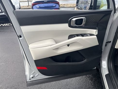 New 2025 Kia Sorento S image 23