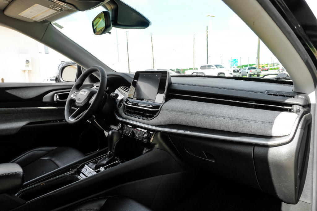 Used 2022 Jeep Compass Latitude AWD/4WD image 23