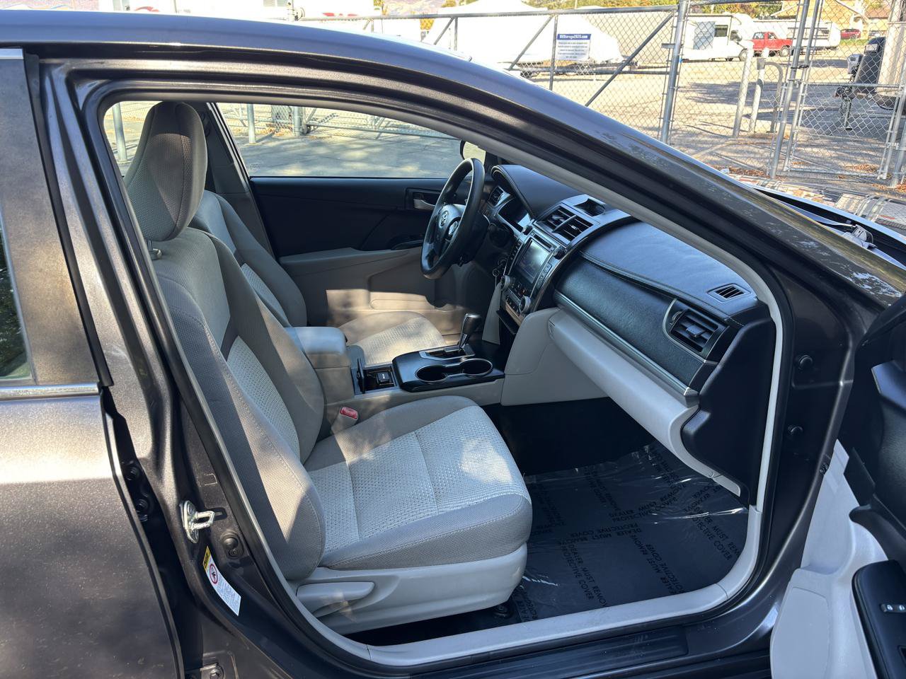 Used 2014 Toyota Camry LE w/ Fleet Convenience Package FWD image 19