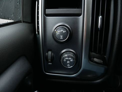 Used 2018 Chevrolet Silverado 1500 LT w/ All Star Edition image 27