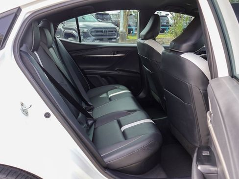 Used 2025 Toyota Camry SE w/ Convenience Package image 11