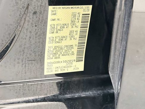 Used 2020 Nissan Titan SL w/ Moonroof Package AWD/4WD image 11