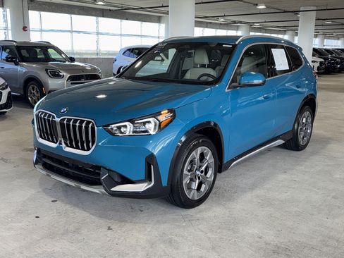 Used 2025 BMW X1 xDrive28i w/ Technology Package AWD/4WD image 4