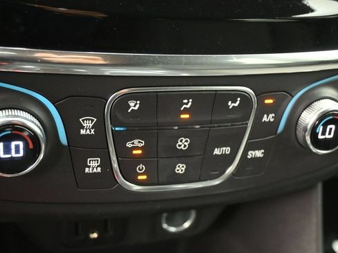 Used 2020 Chevrolet Traverse LS FWD image 14