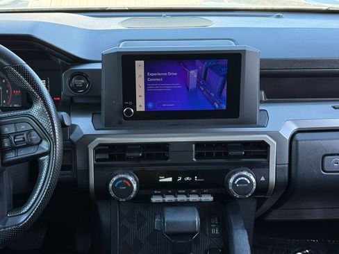 Used 2024 Toyota Tacoma SR5 AWD/4WD image 18