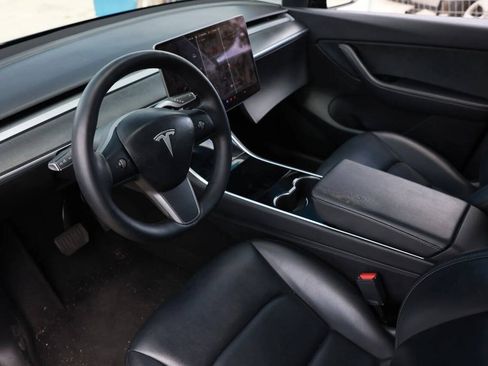 Used 2021 Tesla Model Y 2WD image 24