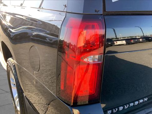Used 2019 Chevrolet Suburban LT AWD/4WD image 27