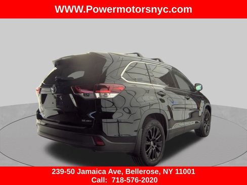 Used 2019 Toyota Highlander SE AWD/4WD image 2