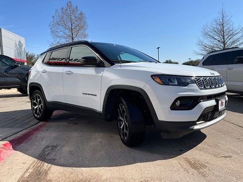 Used 2025 Jeep Compass Limited image 5