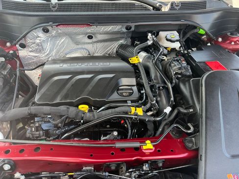 Used 2025 Chevrolet Trax LT image 33