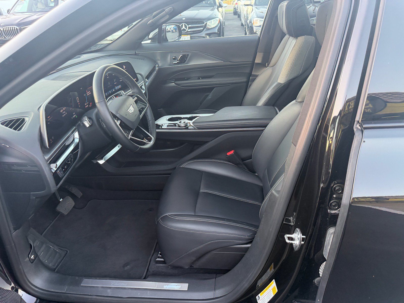 Used 2024 Cadillac Lyriq Tech AWD/4WD image 19