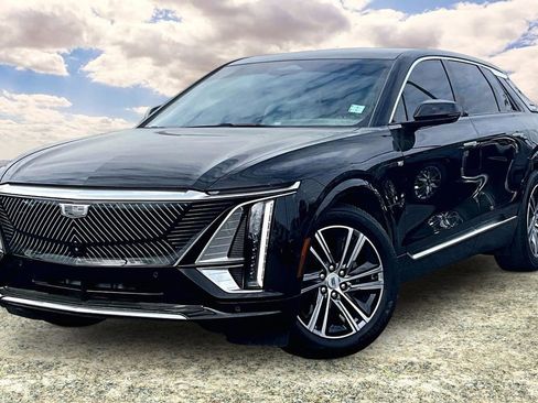 Certified 2023 Cadillac Lyriq 2WD image 3