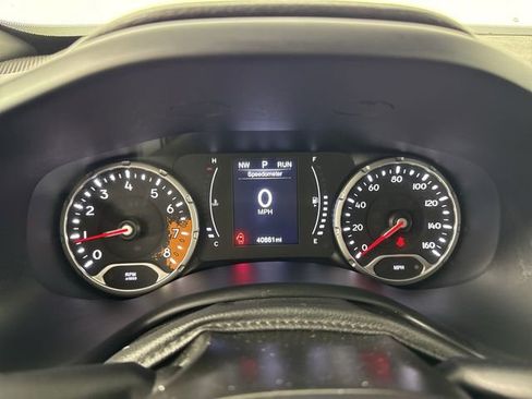 Used 2018 Jeep Renegade Latitude AWD/4WD image 16