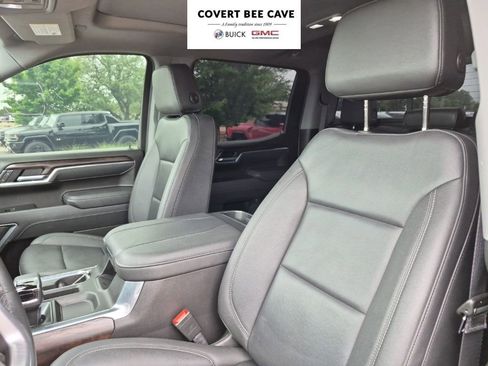 Used 2025 GMC Sierra 1500 SLT image 32