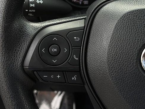Used 2024 Toyota RAV4 XLE w/ Convenience Package FWD image 17