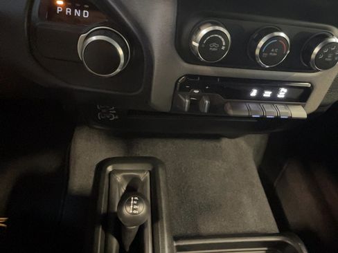 Used 2024 RAM 2500 Tradesman w/ Chrome Appearance Group image 22