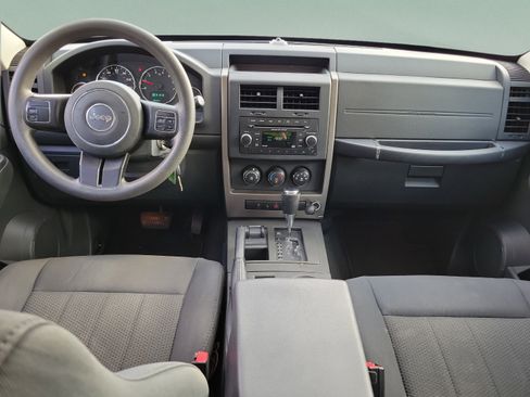 Used 2012 Jeep Liberty Sport AWD/4WD image 10