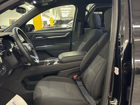 Used 2025 GMC Acadia Elevation FWD image 10