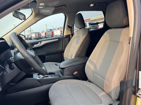 Used 2020 Ford Escape SE FWD image 13
