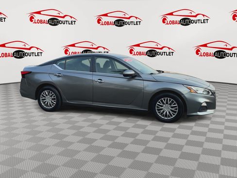 Used 2022 Nissan Altima 2.5 S FWD image 9