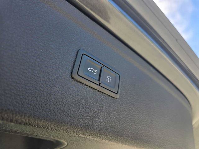Used 2022 Audi Q5 2.0T Premium AWD/4WD image 15