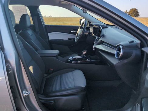 Used 2025 Chevrolet Trax LT w/ LT Convenience Package image 26