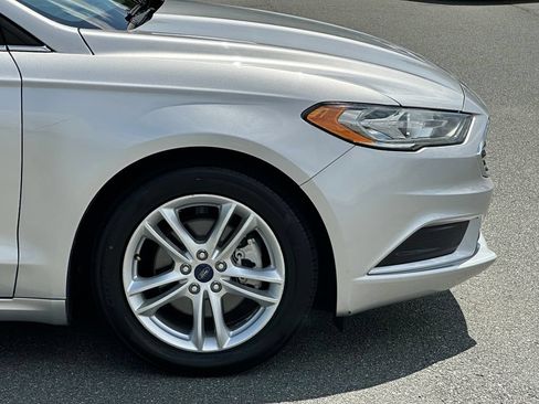 Used 2018 Ford Fusion SE w/ Fusion SE Technology Package FWD image 43