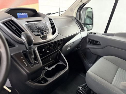 Used 2015 Ford Transit 150 XLT image 42