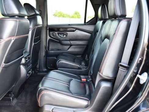 Used 2023 Honda Pilot TrailSport image 16