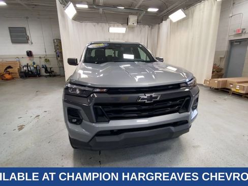 Used 2023 Chevrolet Colorado LT w/ LT Convenience Package III image 3