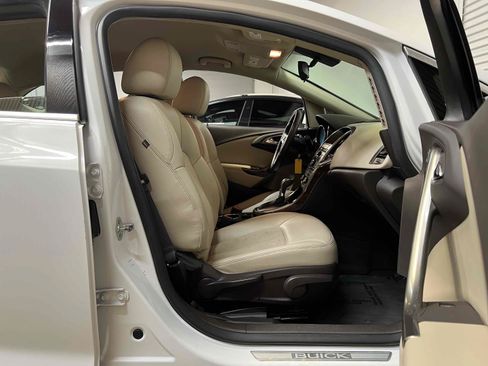 Used 2015 Buick Verano FWD image 31