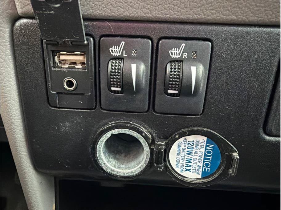 Used 2017 Toyota Sienna XLE w/ XLE Navigation Package FWD image 25