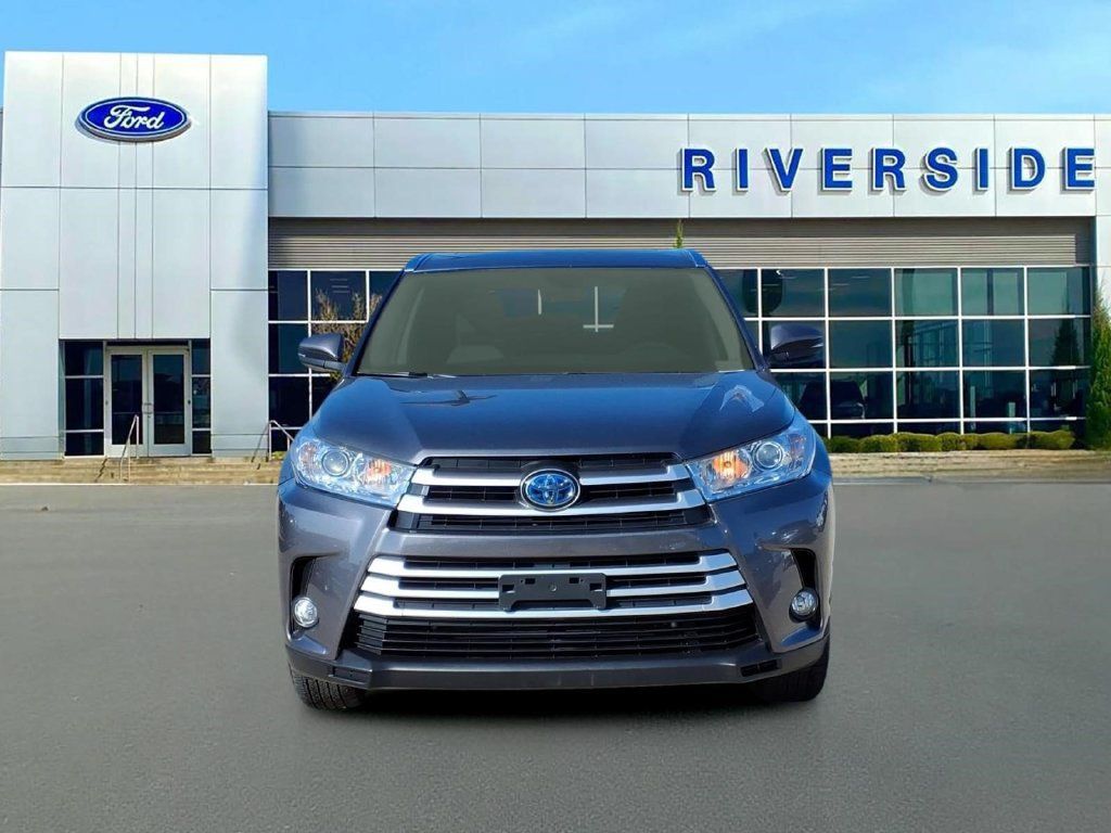 Used 2019 Toyota Highlander XLE AWD/4WD image 2