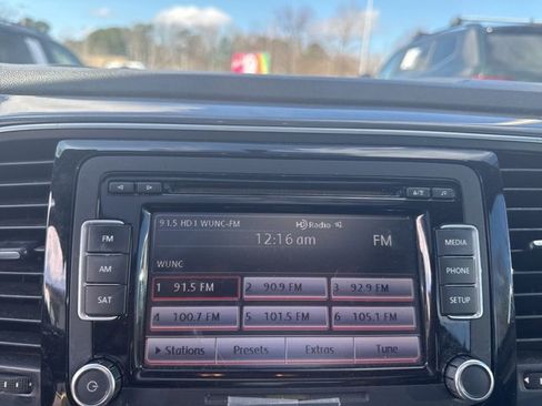 Used 2013 Volkswagen Beetle 2.5 image 11