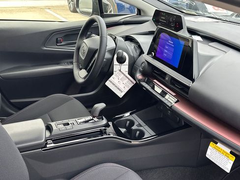 New 2026 Toyota Prius Plug-In Hybrid image 8