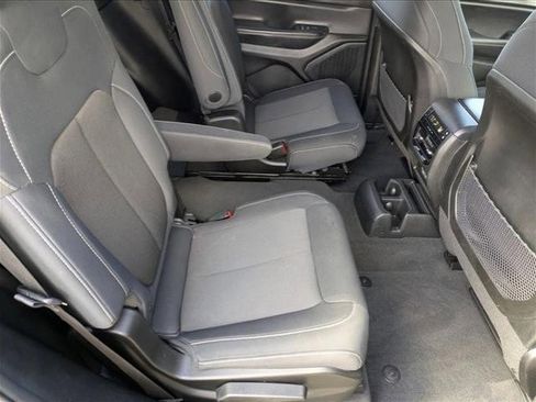 Used 2023 Jeep Grand Cherokee L Laredo image 20