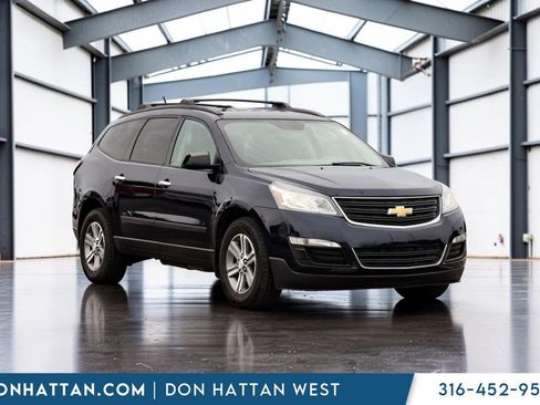 Used 2017 Chevrolet Traverse LS AWD/4WD image 25