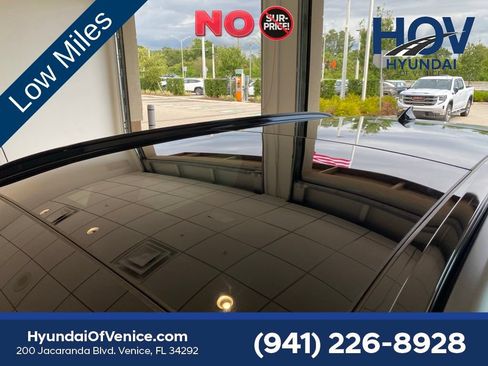 Certified 2025 Hyundai Tucson Limited FWD image 10