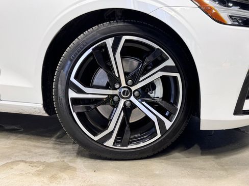 Used 2024 Volvo S60 B5 Core image 14