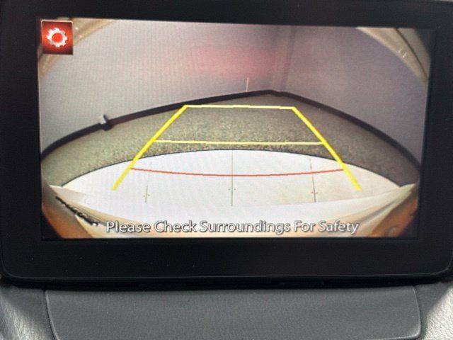 Used 2019 Toyota Yaris L FWD image 3