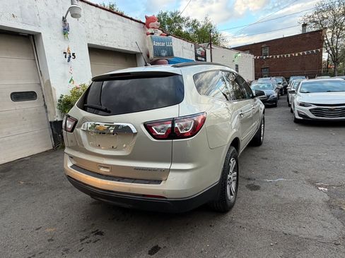 Used 2014 Chevrolet Traverse LT FWD image 9