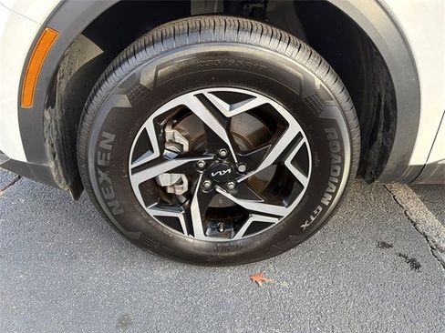 Certified 2025 Kia Sportage LX image 31