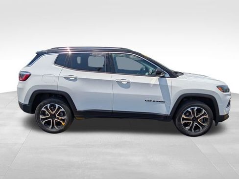Used 2022 Jeep Compass Limited AWD/4WD image 9